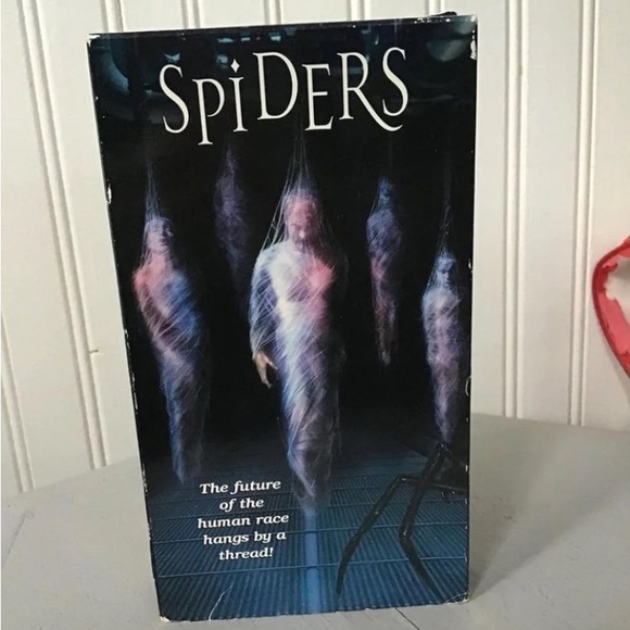 2000 Spiders Vhs - Picture 1 of 2